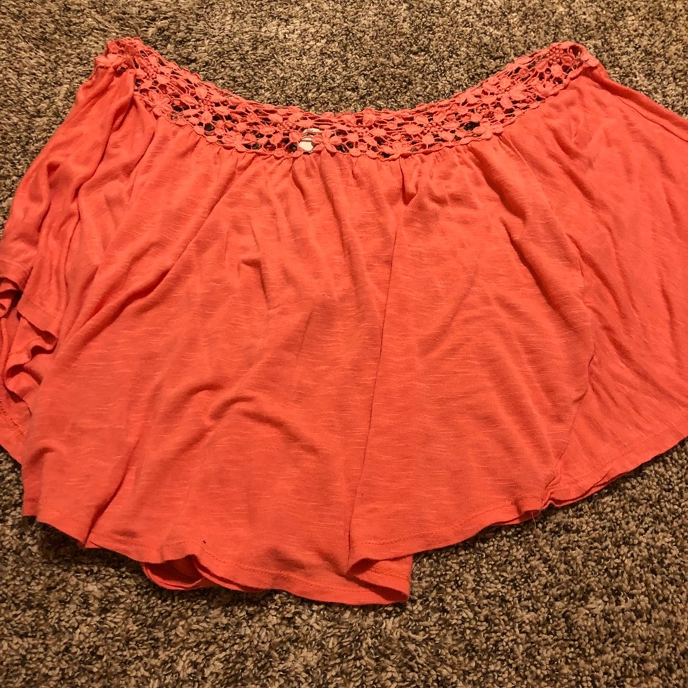 Cue off the shoulder top